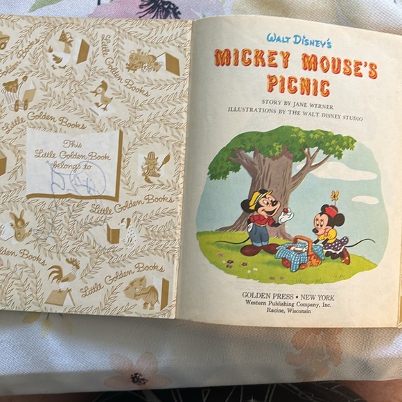Vintage Mickey Mouse’s Picnic Book - Picture 3 of 7